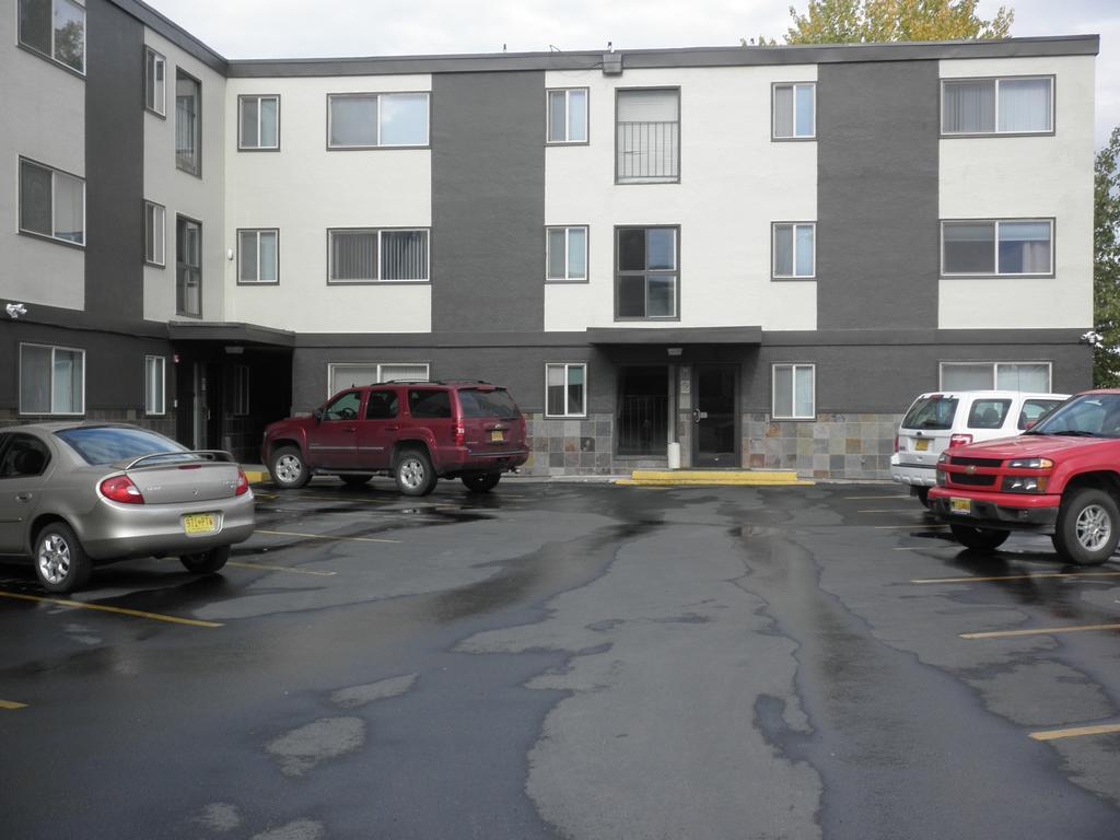 Anchorage Uptown Suites Extérieur photo