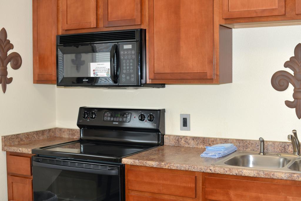 Anchorage Uptown Suites Extérieur photo