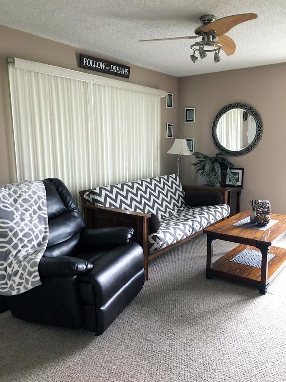 Anchorage Uptown Suites Extérieur photo