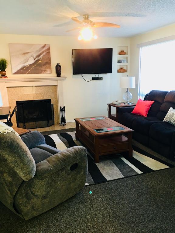 Anchorage Uptown Suites Extérieur photo