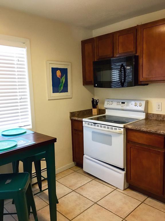Anchorage Uptown Suites Extérieur photo