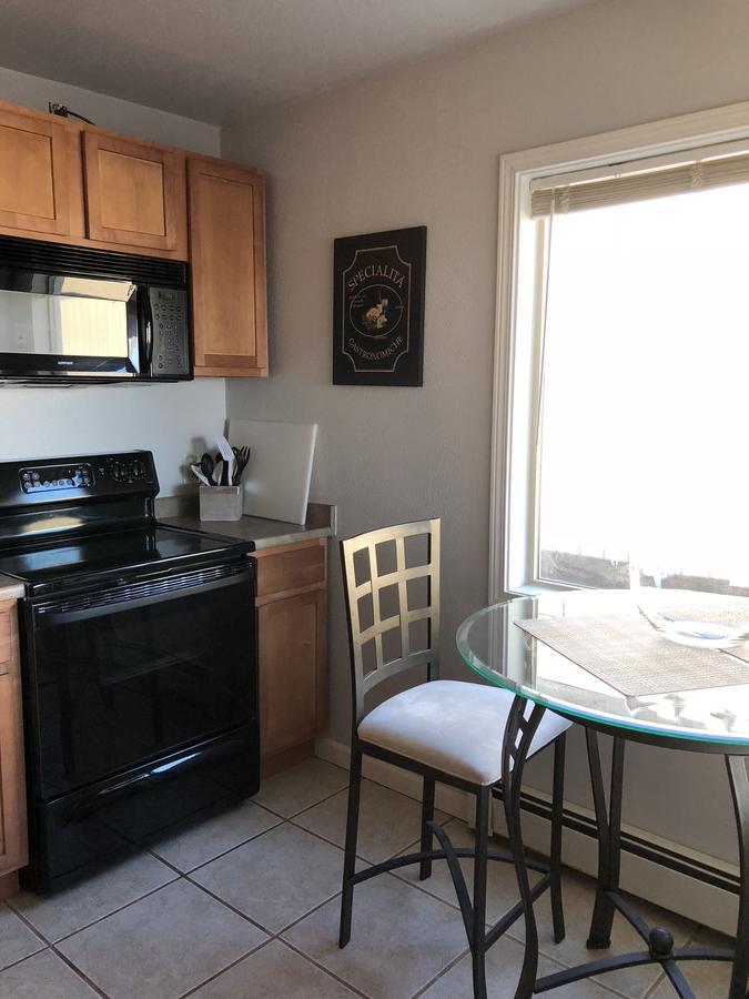 Anchorage Uptown Suites Extérieur photo