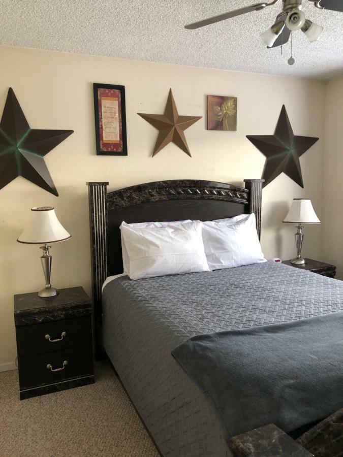 Anchorage Uptown Suites Extérieur photo