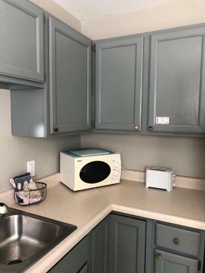 Anchorage Uptown Suites Extérieur photo