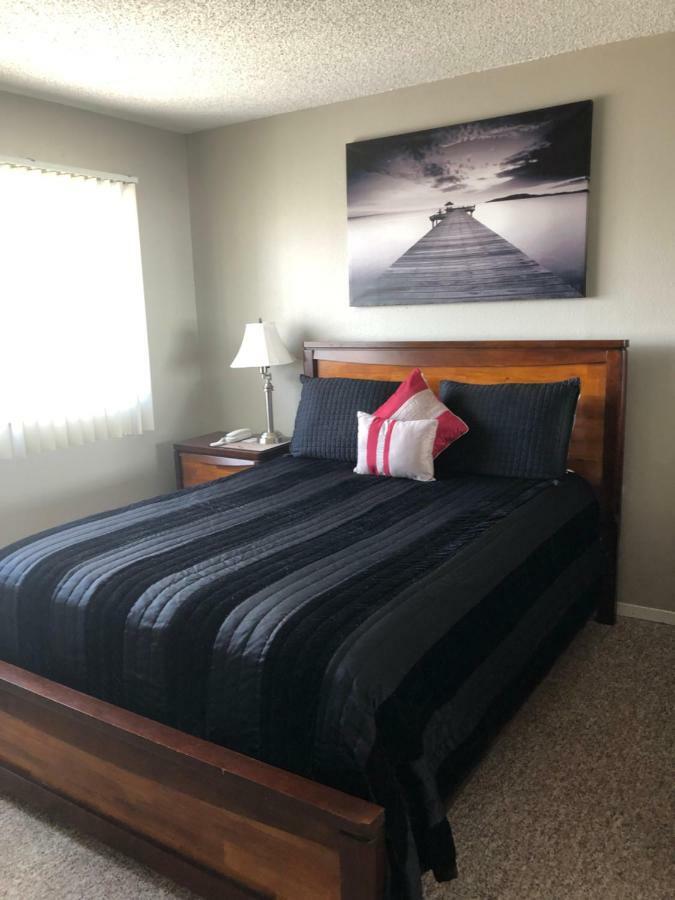 Anchorage Uptown Suites Extérieur photo