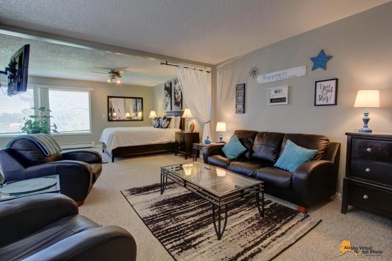 Anchorage Uptown Suites Extérieur photo